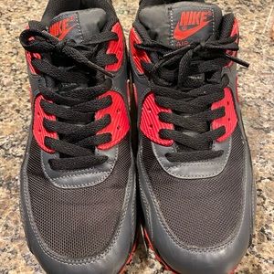 Nike Air Max 90 Black/Siren Red 325213-020